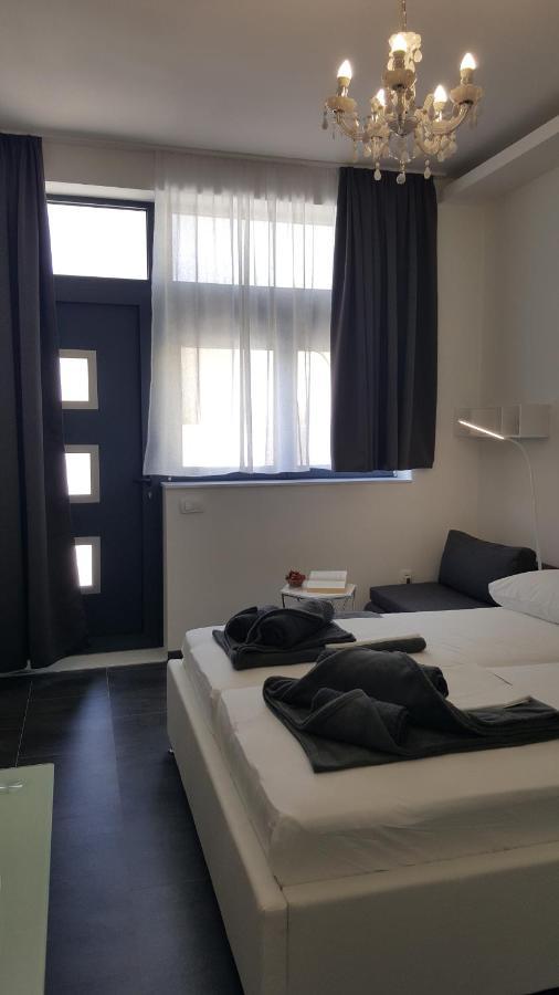 Grey House Apartment Makarska Bagian luar foto