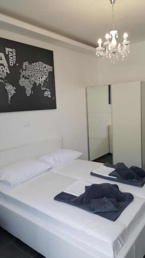 Grey House Apartment Makarska Bagian luar foto