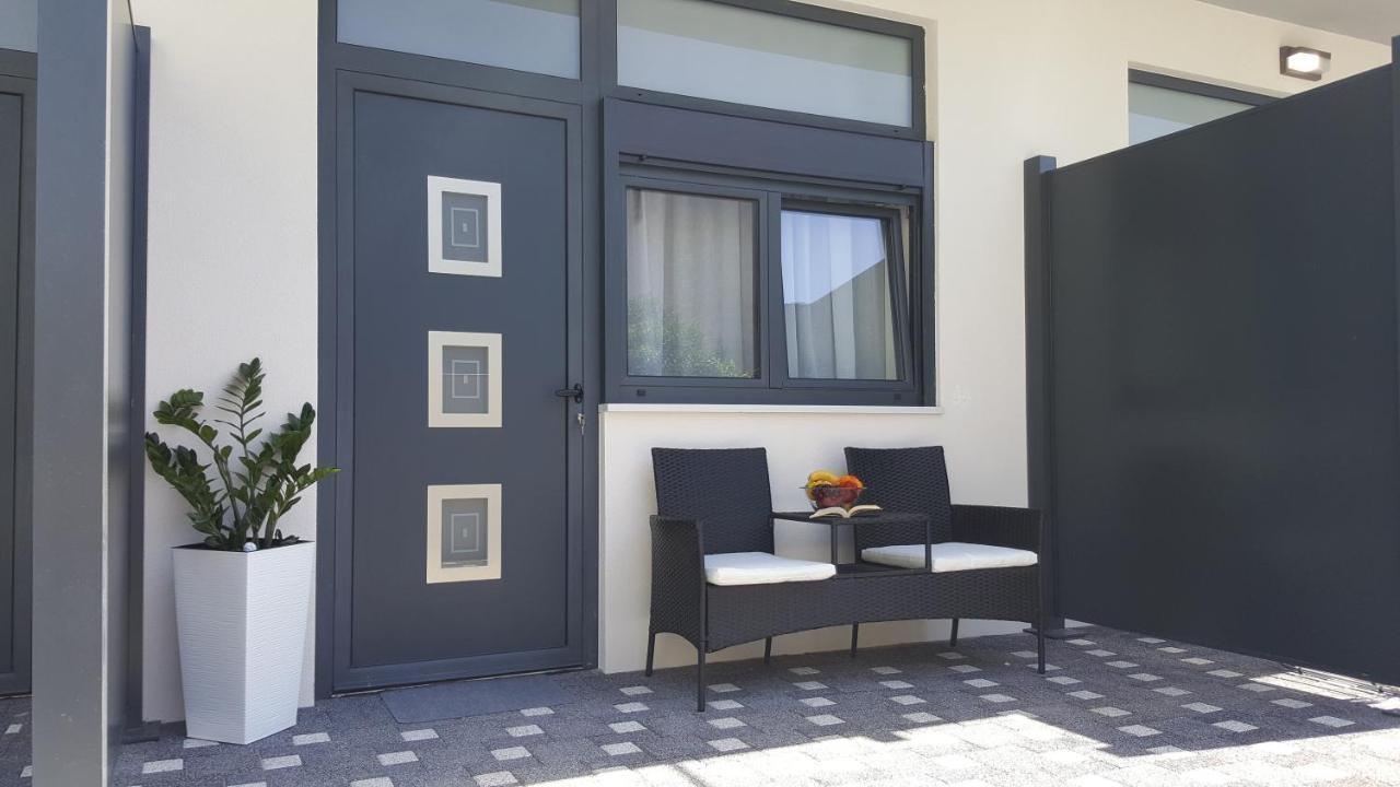 Grey House Apartment Makarska Bagian luar foto