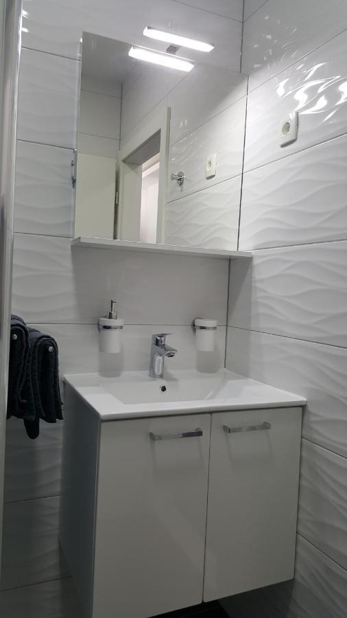 Grey House Apartment Makarska Bagian luar foto