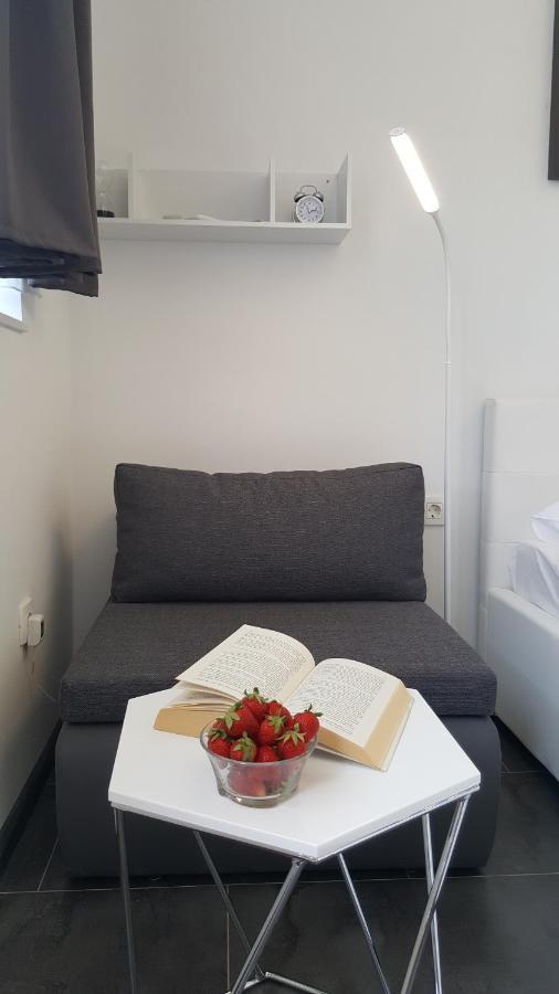 Grey House Apartment Makarska Bagian luar foto