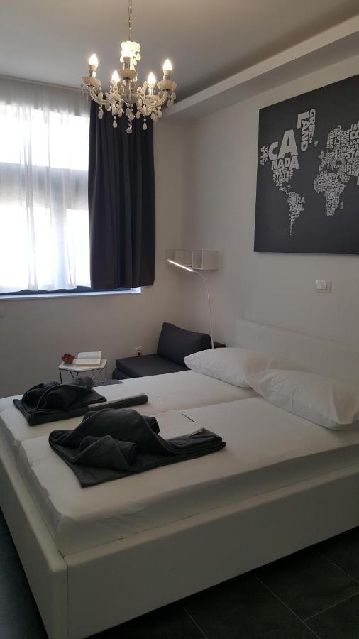 Grey House Apartment Makarska Bagian luar foto