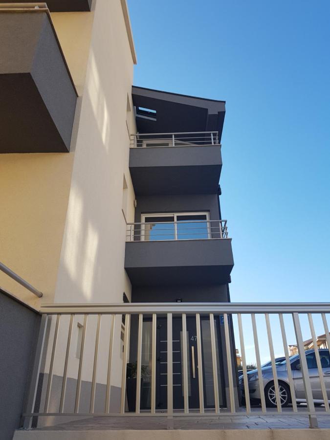 Grey House Apartment Makarska Bagian luar foto