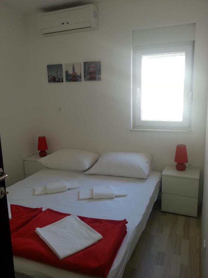 Grey House Apartment Makarska Bagian luar foto