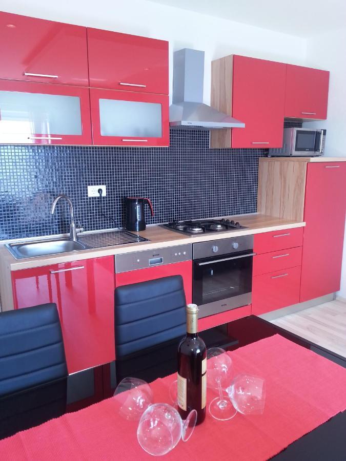 Grey House Apartment Makarska Bagian luar foto
