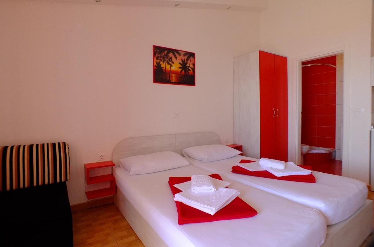 Grey House Apartment Makarska Bagian luar foto