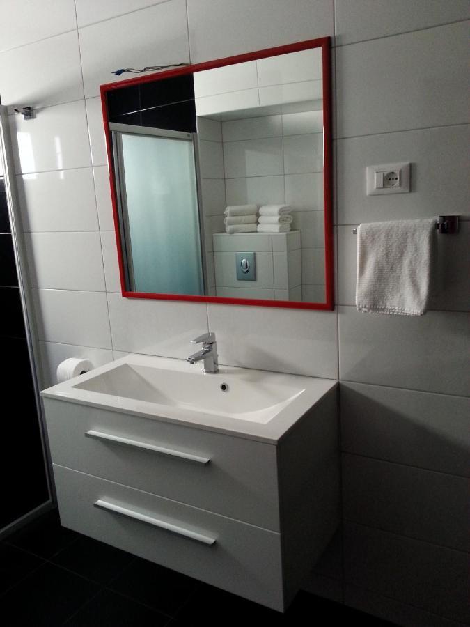 Grey House Apartment Makarska Bagian luar foto