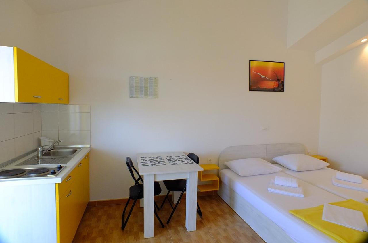 Grey House Apartment Makarska Bagian luar foto