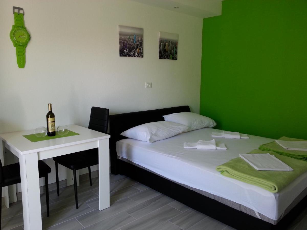 Grey House Apartment Makarska Bagian luar foto