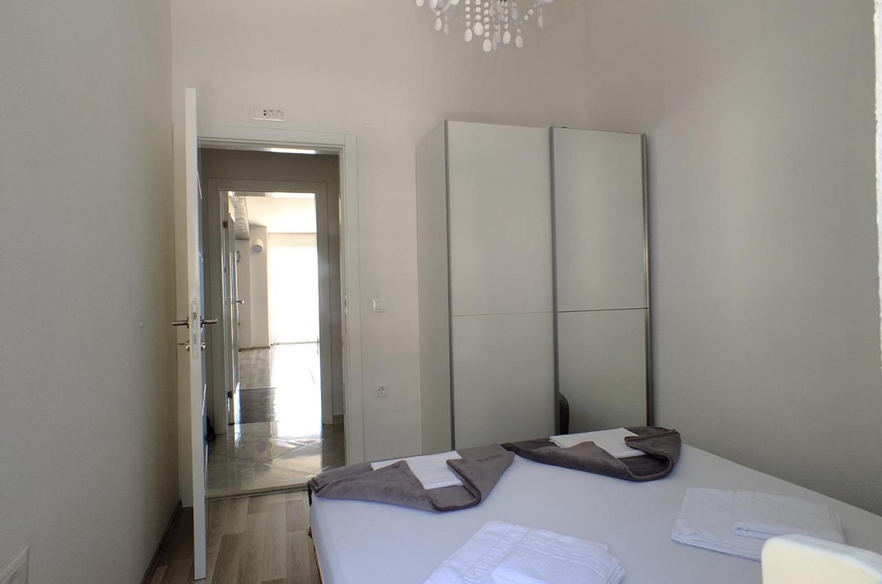 Grey House Apartment Makarska Bagian luar foto