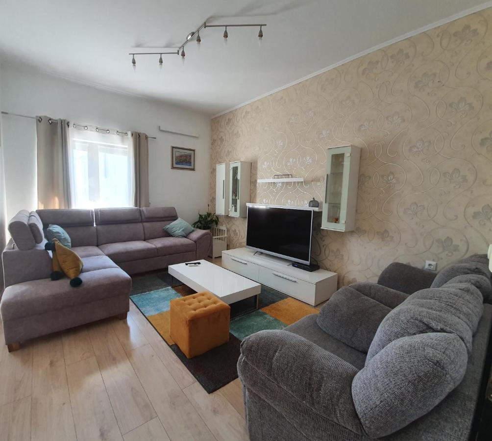 Grey House Apartment Makarska Bagian luar foto