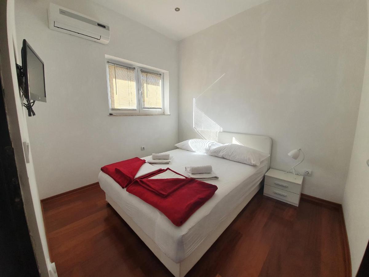 Grey House Apartment Makarska Bagian luar foto