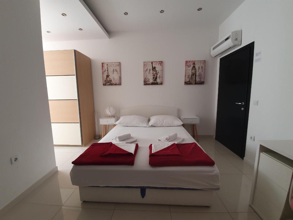 Grey House Apartment Makarska Bagian luar foto