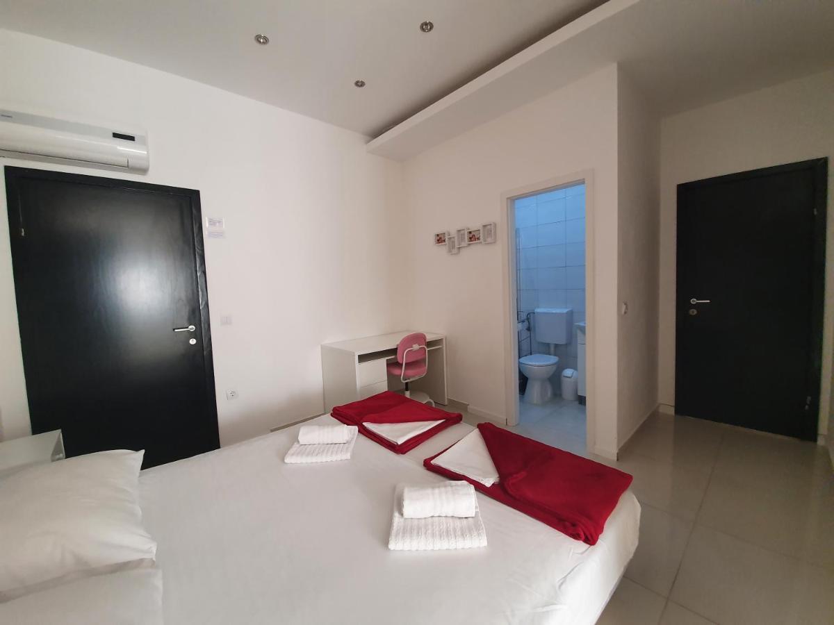 Grey House Apartment Makarska Bagian luar foto