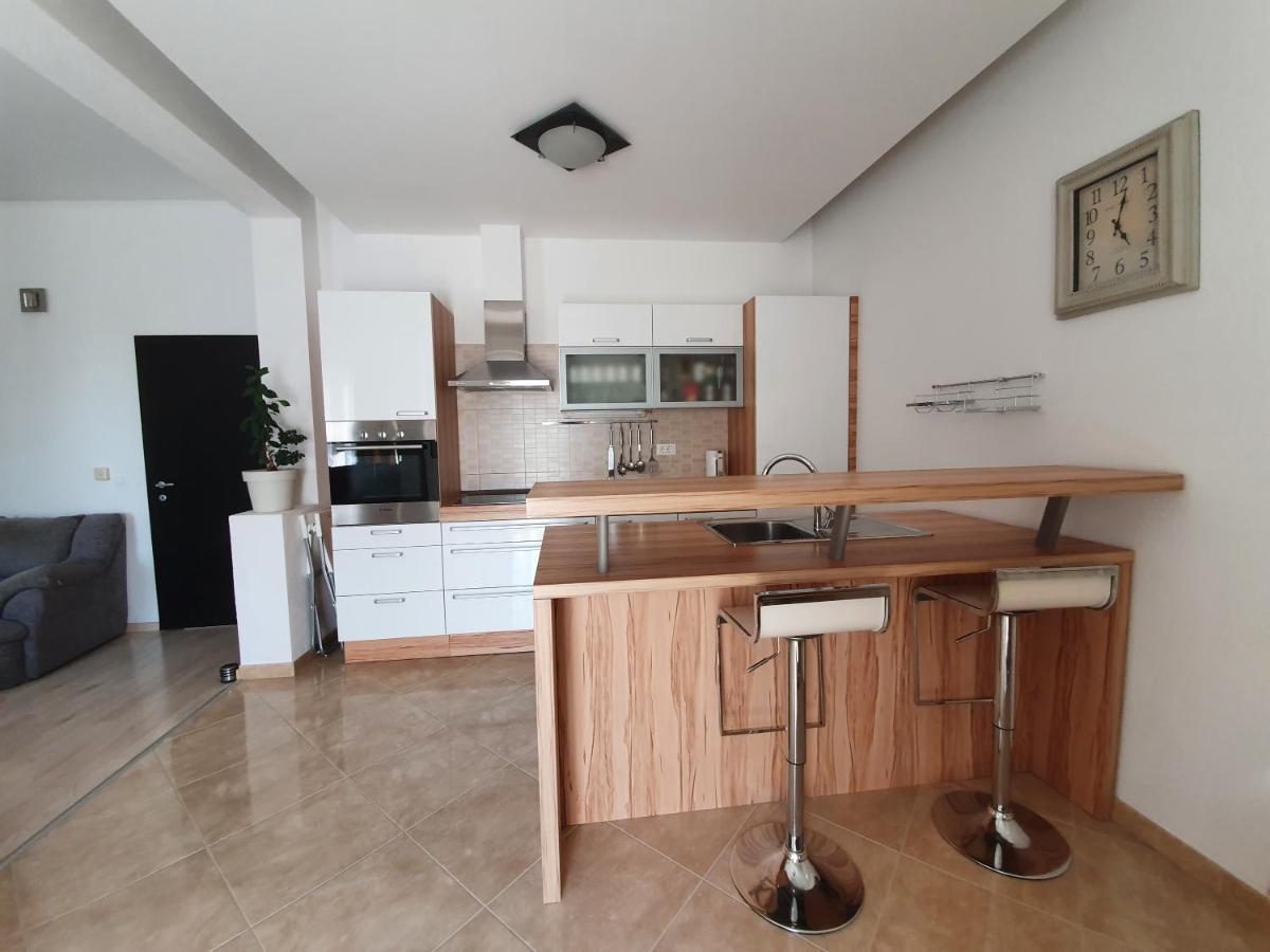Grey House Apartment Makarska Bagian luar foto