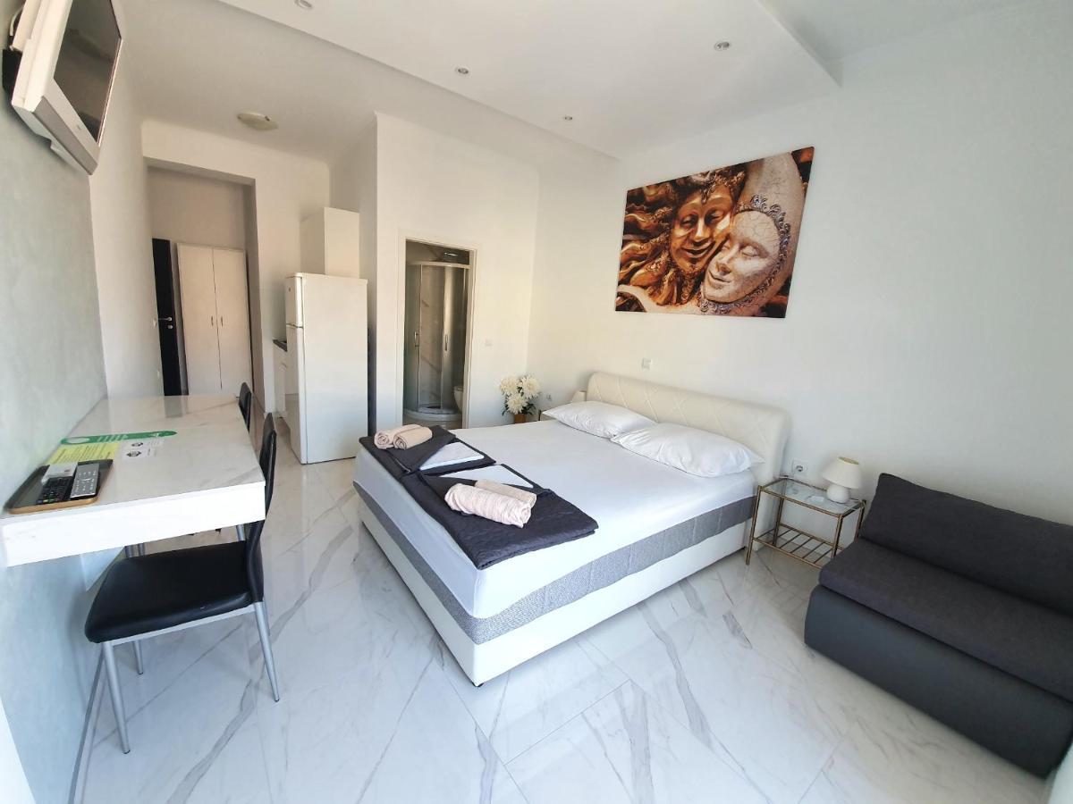 Grey House Apartment Makarska Bagian luar foto