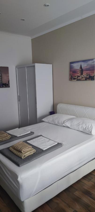 Grey House Apartment Makarska Bagian luar foto